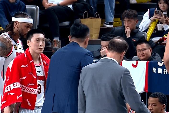 新疆男篮在广东队不敌，遗憾败北 