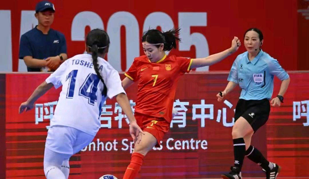 中国女足再获佳绩，国家荣耀无限 